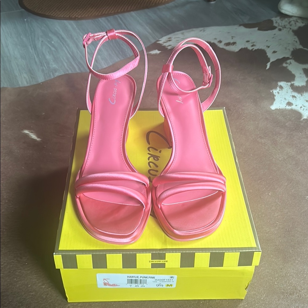 Circus NY by Sam Edelman Hatrlie Heeled Sandal Punk Pink Size 9.5